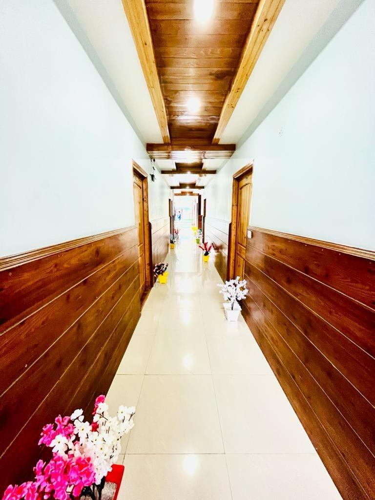 Tata Vista Resort Mall Road Manali - Centrally Heated & Air Cooled 외부 사진