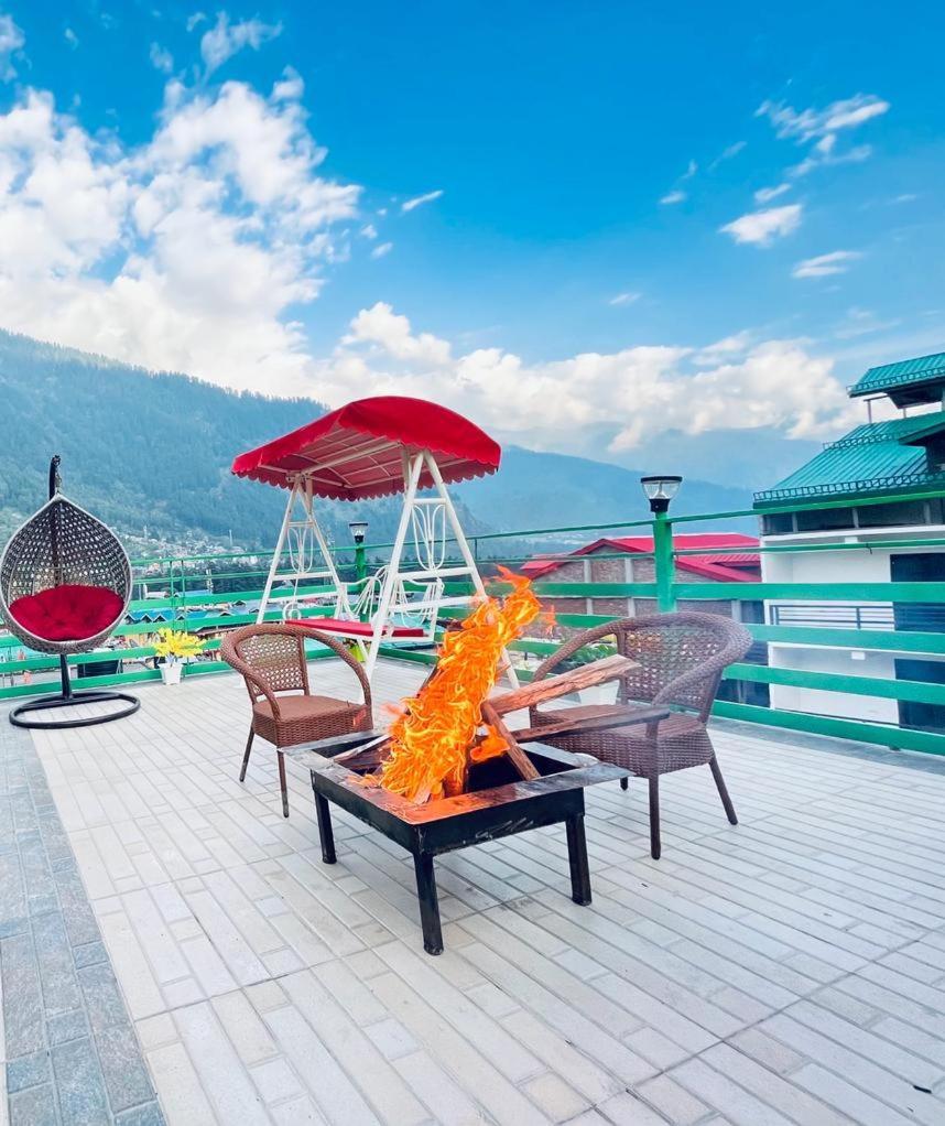 Tata Vista Resort Mall Road Manali - Centrally Heated & Air Cooled 외부 사진
