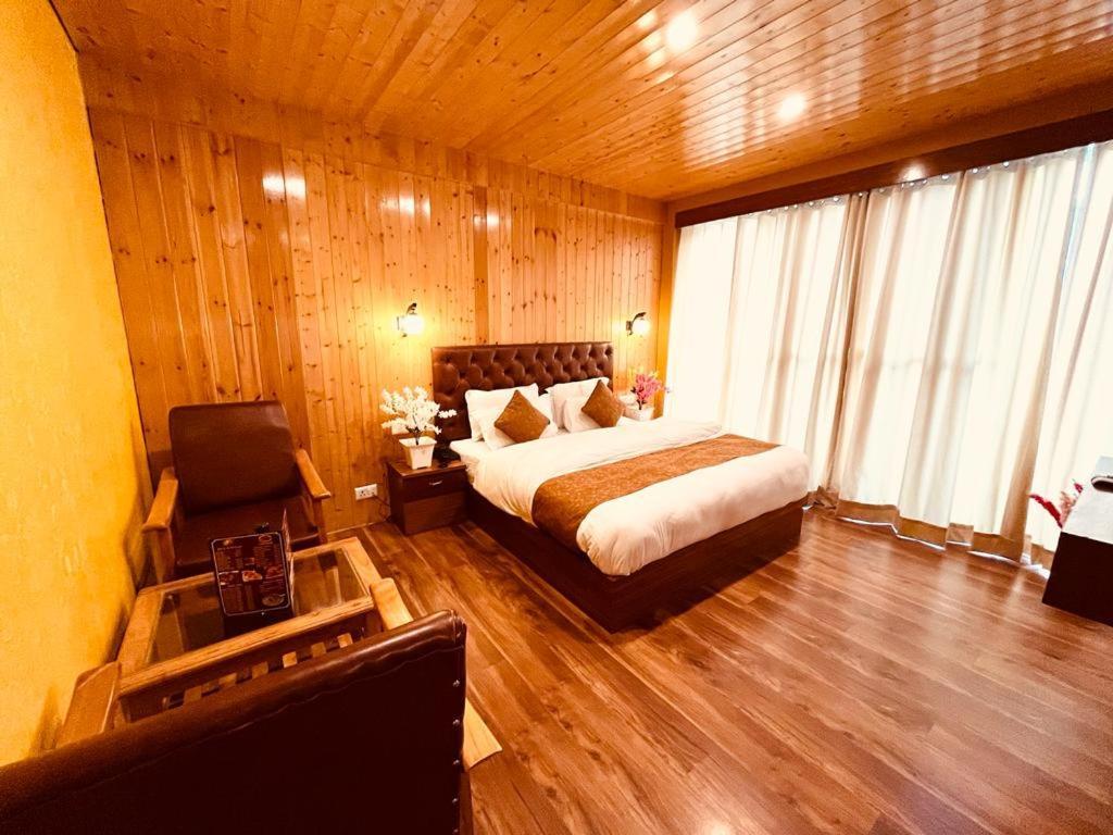 Tata Vista Resort Mall Road Manali - Centrally Heated & Air Cooled 외부 사진