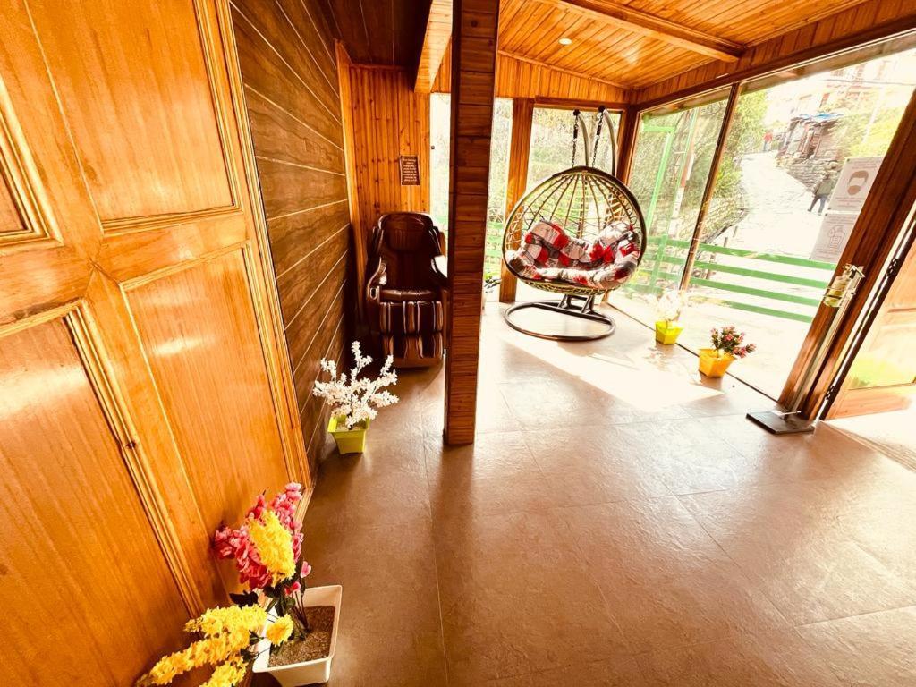 Tata Vista Resort Mall Road Manali - Centrally Heated & Air Cooled 외부 사진