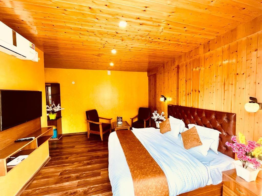 Tata Vista Resort Mall Road Manali - Centrally Heated & Air Cooled 외부 사진