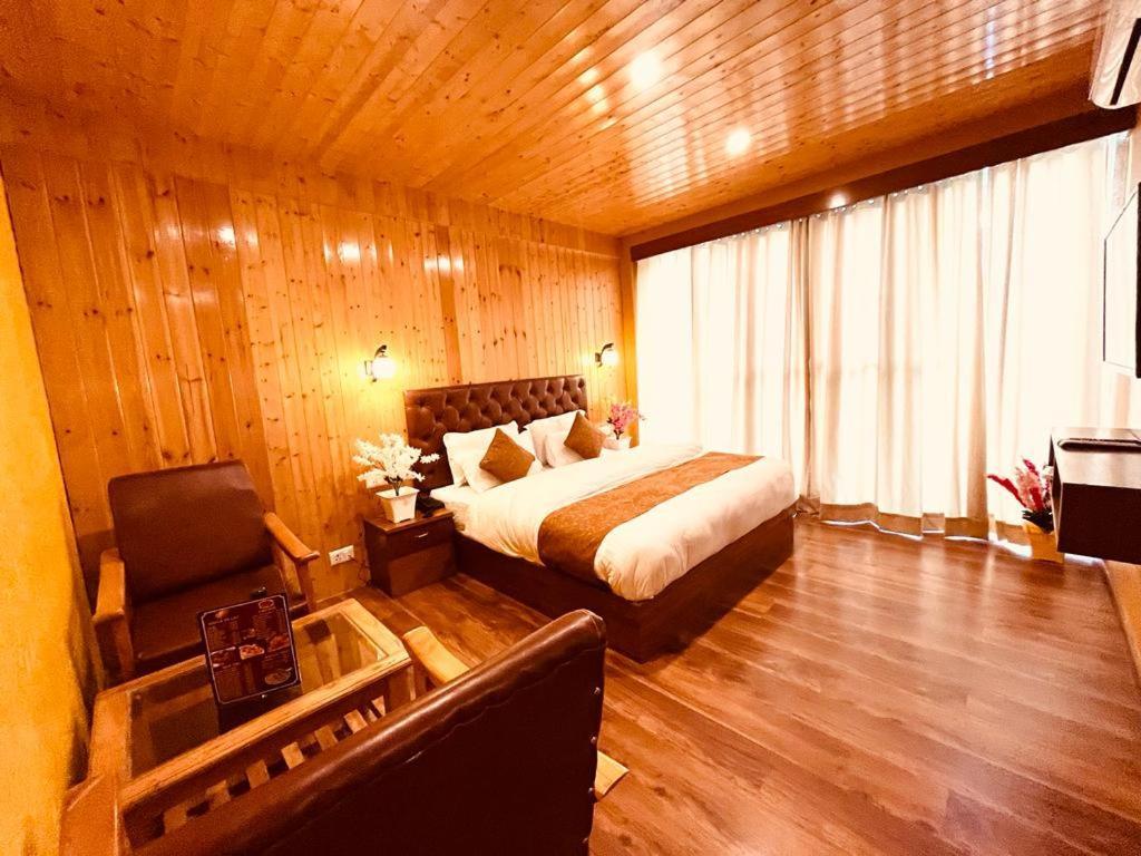 Tata Vista Resort Mall Road Manali - Centrally Heated & Air Cooled 외부 사진